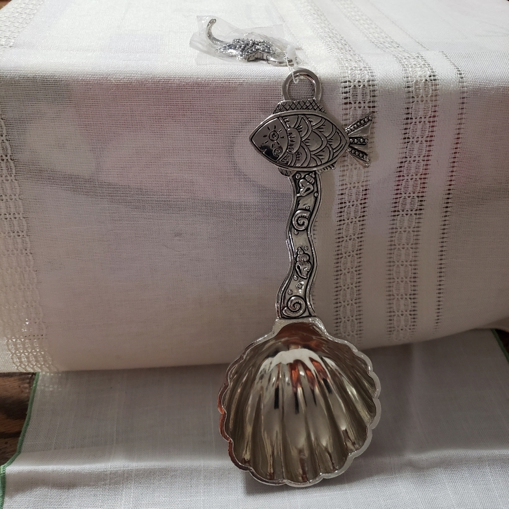 1990's Gantz Sea Shell Coffee Scoop